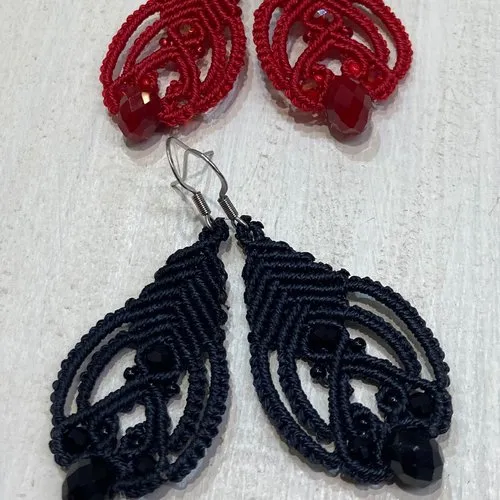 Boucles d'oreilles macramé dentelles rouge