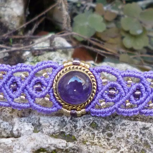 Bracelet macramé et petite améthyste
