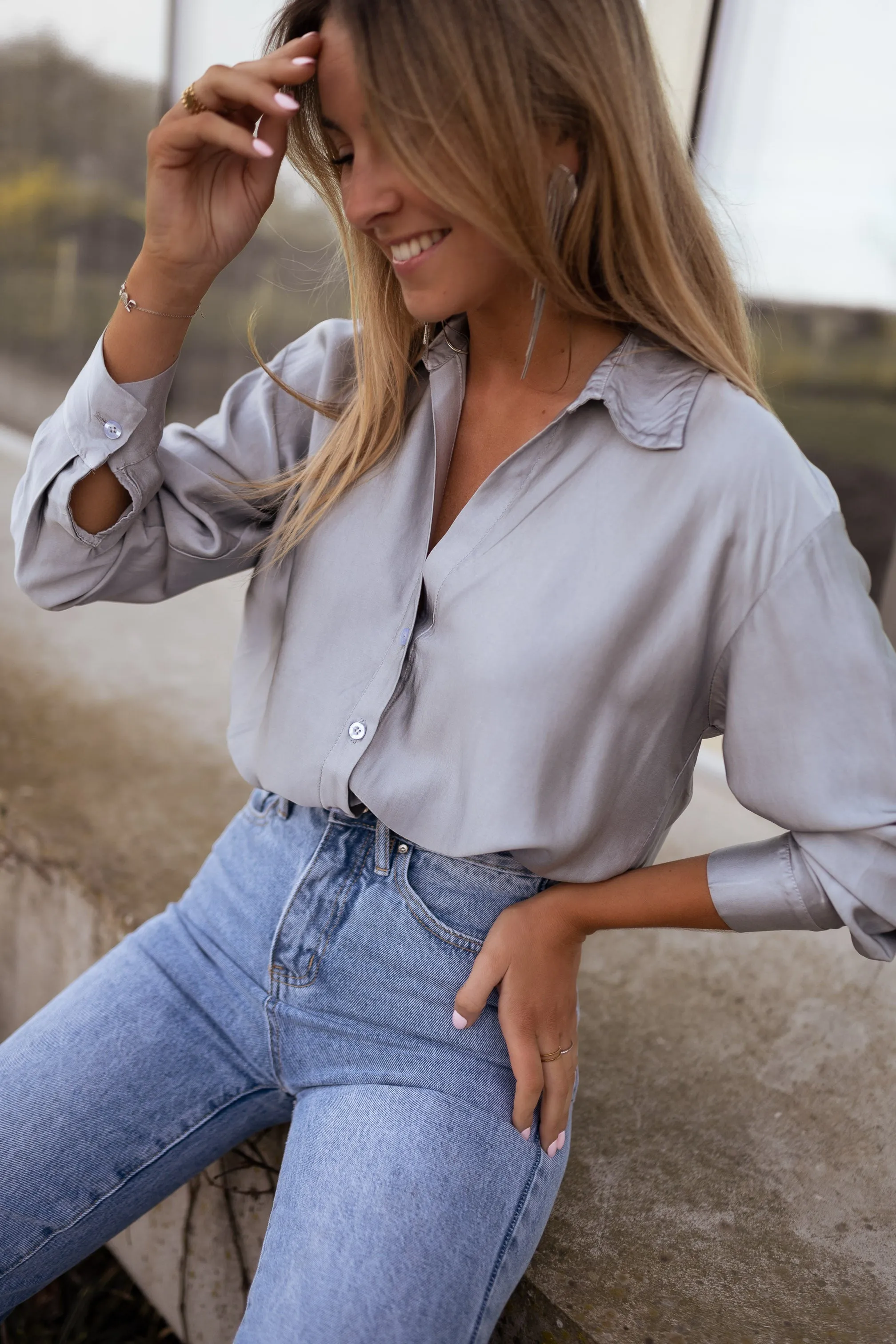 Chemise Jany argentée | Chemise ample satinée | Prêt-à-porter en ligne | Easy Clothes