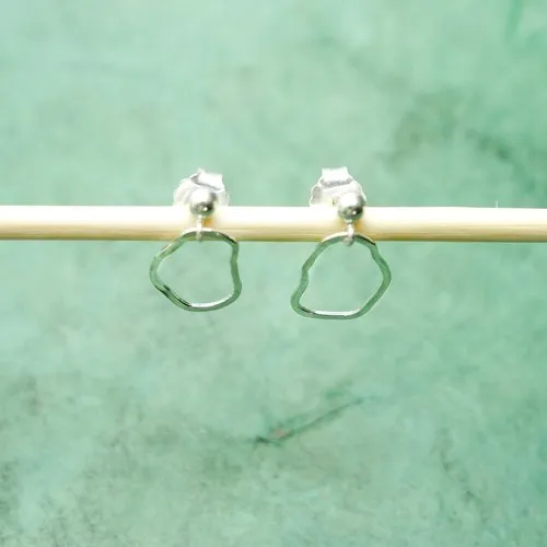 Petites boucles d'oreilles nuage pendantes maya en argent 925 recyclé et upcyclé,