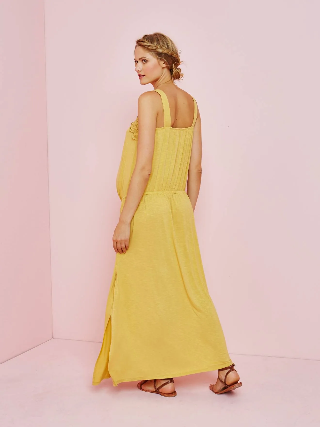 Robe longue de maternité col macramé jaune safran - Vertbaudet