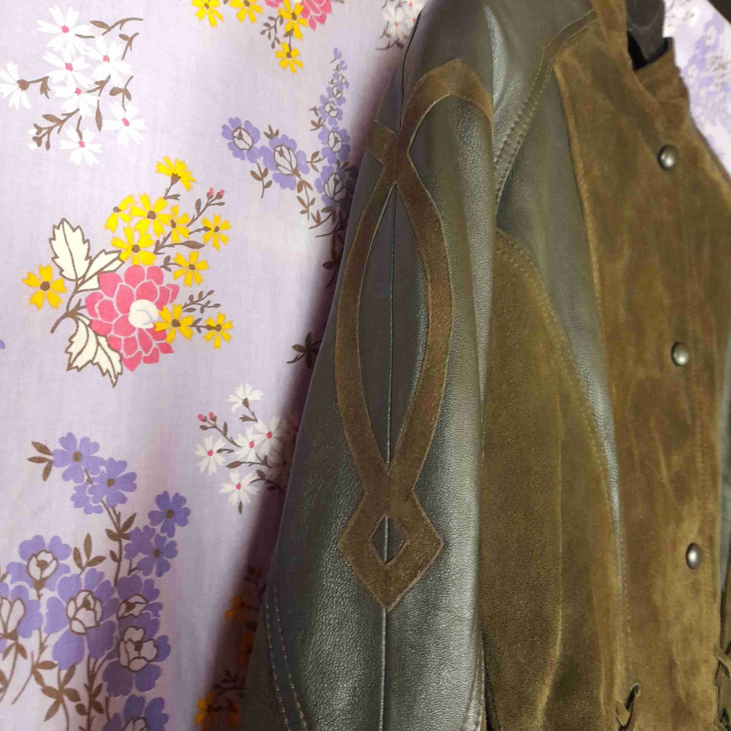 Veste courte en daim